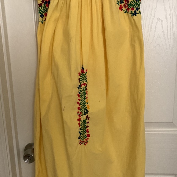 Fun 1970s vintage Yellow Embroidered
Mexican Dress Floral Oaxacan
Cotton - Small - Picture 14 of 14